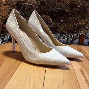 Jessica Simpson heels